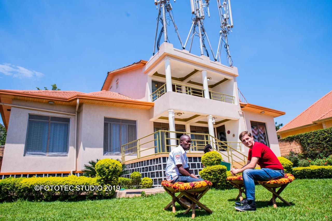 Ostello Kigali Castle Esterno foto